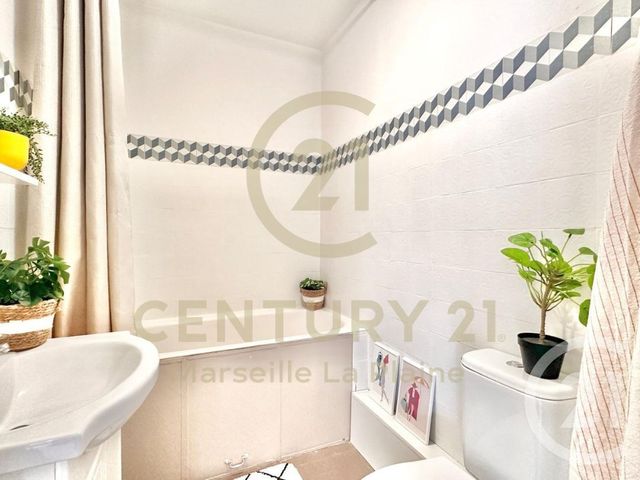 Appartement Studio à vendre - 1 pièce - 26.0 m2 - MARSEILLE - 13006 - PROVENCE-ALPES-COTE-D-AZUR - Century 21 La Plaine