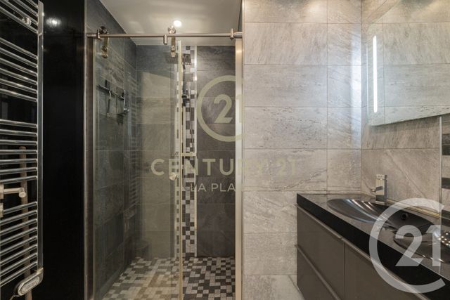 Appartement T3 à vendre - 3 pièces - 65.0 m2 - MARSEILLE - 13005 - PROVENCE-ALPES-COTE-D-AZUR - Century 21 La Plaine