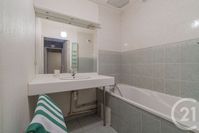 Appartement F3 à vendre - 3 pièces - 68.0 m2 - MARSEILLE - 13004 - PROVENCE-ALPES-COTE-D-AZUR - Century 21 La Plaine