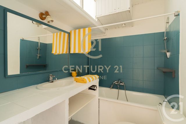 Appartement Studio à vendre - 1 pièce - 33.0 m2 - MARSEILLE - 13005 - PROVENCE-ALPES-COTE-D-AZUR - Century 21 La Plaine