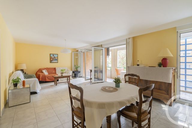 Appartement F4 à vendre - 4 pièces - 120.0 m2 - MARSEILLE - 13005 - PROVENCE-ALPES-COTE-D-AZUR - Century 21 La Plaine