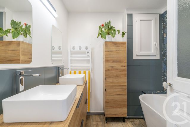 Appartement F6 à vendre - 6 pièces - 145.0 m2 - MARSEILLE - 13005 - PROVENCE-ALPES-COTE-D-AZUR - Century 21 La Plaine