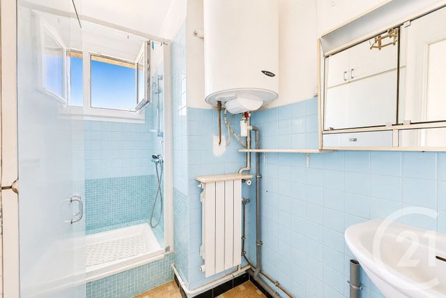 Appartement F3 à vendre - 3 pièces - 55.0 m2 - MARSEILLE - 13005 - PROVENCE-ALPES-COTE-D-AZUR - Century 21 La Plaine