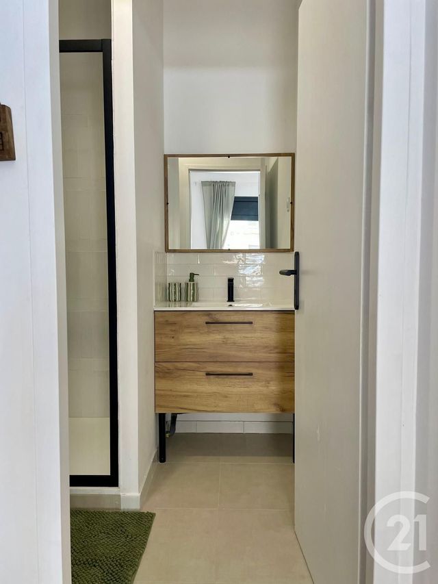 Appartement F2 à louer - 2 pièces - 27.0 m2 - MARSEILLE - 13005 - PROVENCE-ALPES-COTE-D-AZUR - Century 21 La Plaine