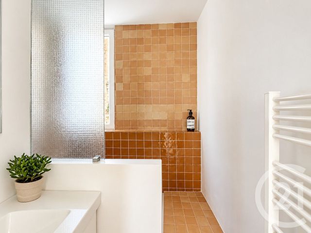 Appartement F2 à vendre - 2 pièces - 57.0 m2 - MARSEILLE - 13005 - PROVENCE-ALPES-COTE-D-AZUR - Century 21 La Plaine