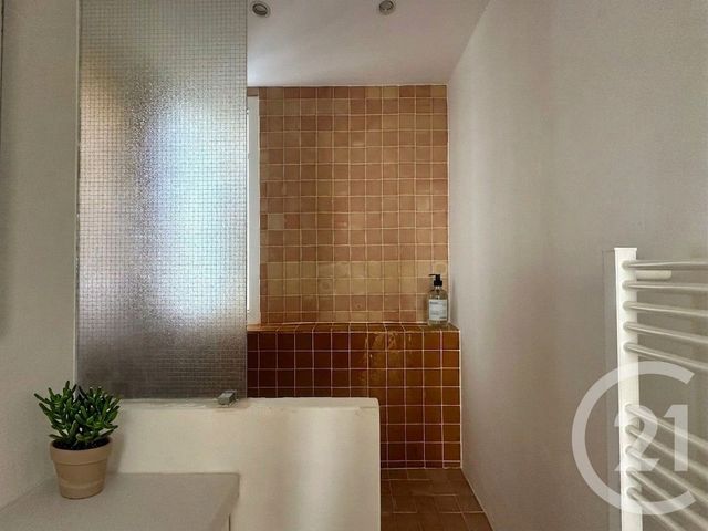Appartement à vendre - 2 pièces - 57.0 m2 - MARSEILLE - 13005 - PROVENCE-ALPES-COTE-D-AZUR - Century 21 La Plaine