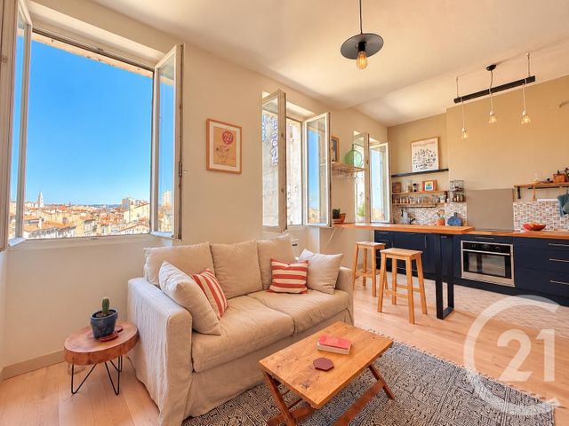 Appartement T2 à vendre - 2 pièces - 45.2 m2 - MARSEILLE - 13001 - PROVENCE-ALPES-COTE-D-AZUR - Century 21 La Plaine