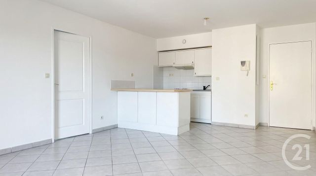Appartement F3 à louer - 3 pièces - 55.15 m2 - MARSEILLE - 13004 - PROVENCE-ALPES-COTE-D-AZUR - Century 21 La Plaine